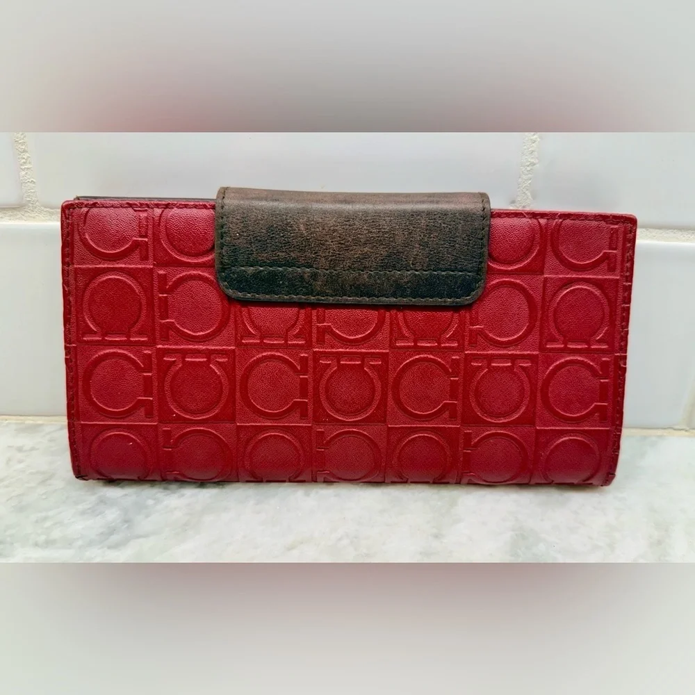 SALVATORE FERRAGAMO Gancini Monogram Embossed Logo Leather‎ 2-Tone Long Wallet